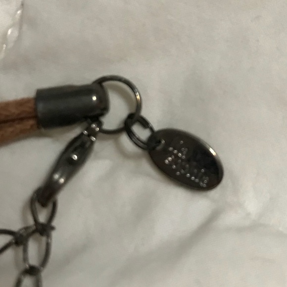 Beautiful shell necklace from Lia Sophia - Picture 3 of 3